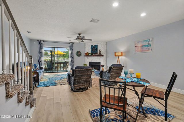 142 GOVERNOR Street 110, Green Cove Springs, FL 32043