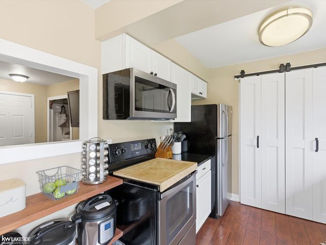 45709 Wakefield Street, Utica, MI 48317