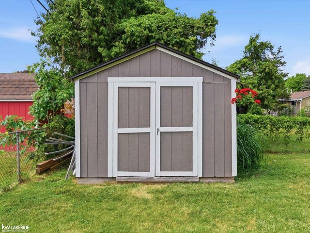 45709 Wakefield Street, Utica, MI 48317