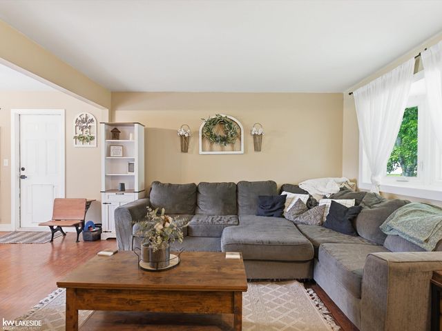 45709 Wakefield Street, Utica, MI 48317