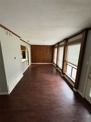 4100 Village Oak Drive, Waco, TX 76710