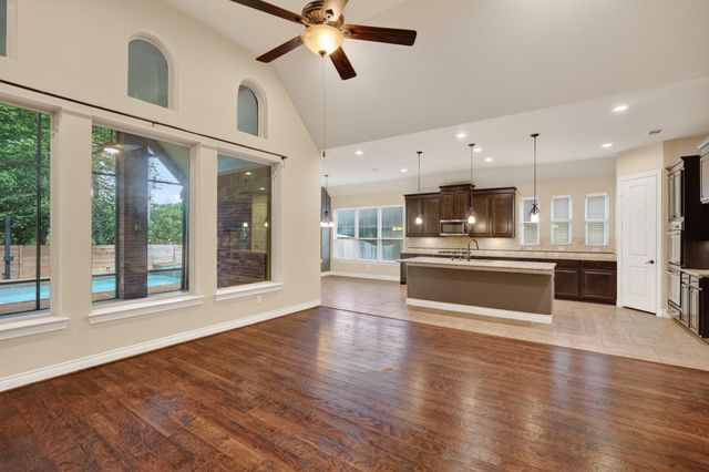 24 Camden Oaks Lane, Montgomery, TX 77356
