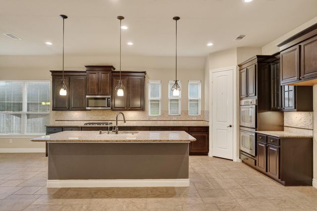 24 Camden Oaks Lane, Montgomery, TX 77356