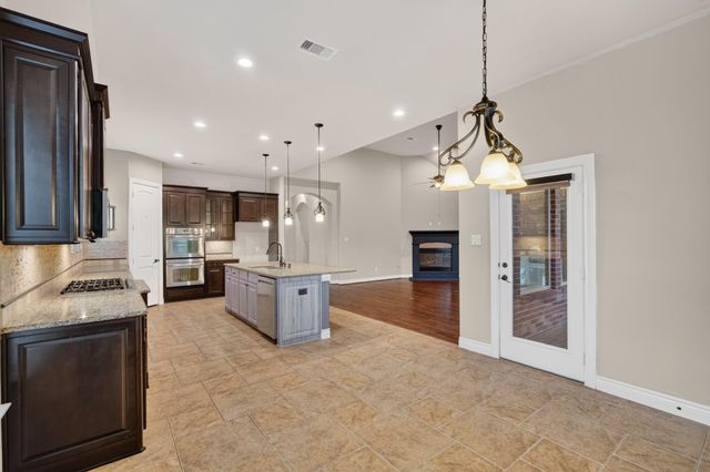 24 Camden Oaks Lane, Montgomery, TX 77356