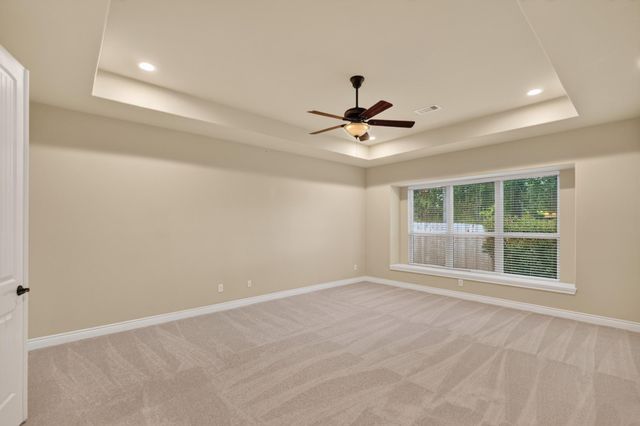 24 Camden Oaks Lane, Montgomery, TX 77356
