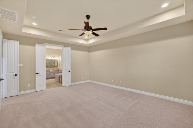 24 Camden Oaks Lane, Montgomery, TX 77356
