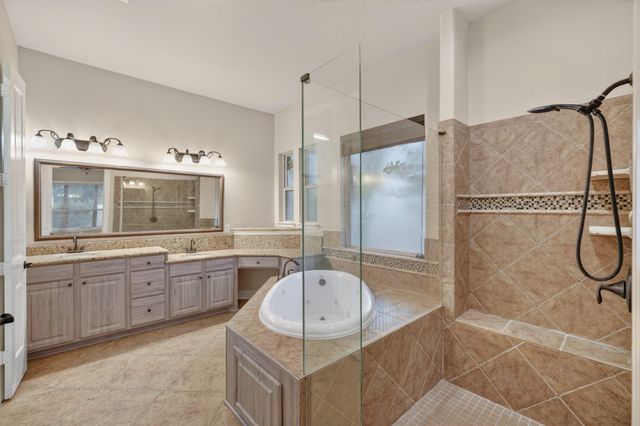 24 Camden Oaks Lane, Montgomery, TX 77356