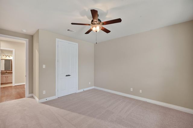 24 Camden Oaks Lane, Montgomery, TX 77356