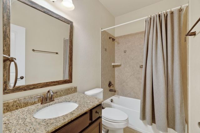 24 Camden Oaks Lane, Montgomery, TX 77356