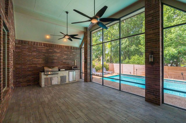 24 Camden Oaks Lane, Montgomery, TX 77356