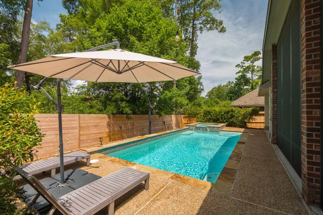 24 Camden Oaks Lane, Montgomery, TX 77356