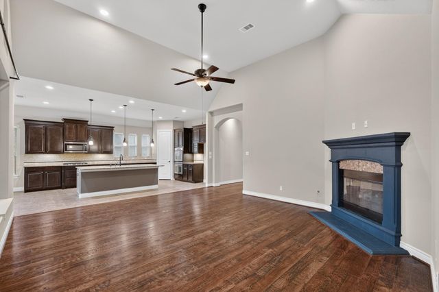 24 Camden Oaks Lane, Montgomery, TX 77356