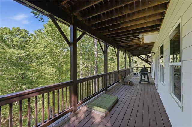 4075 Silverstone Drive, Braselton, GA 30517