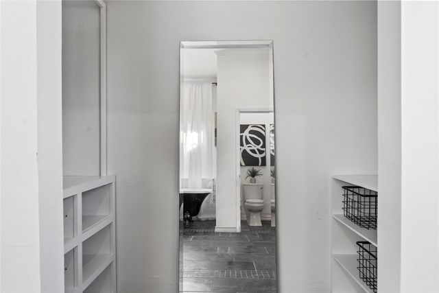 1011 Porter ST, Taylor, TX 76574