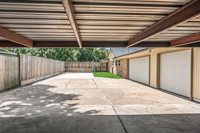 13406 E Cypress Forest Drive, Houston, TX 77070