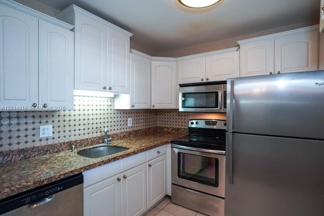 2200 Springdale Boulevard 214, Palm Springs, FL 33461