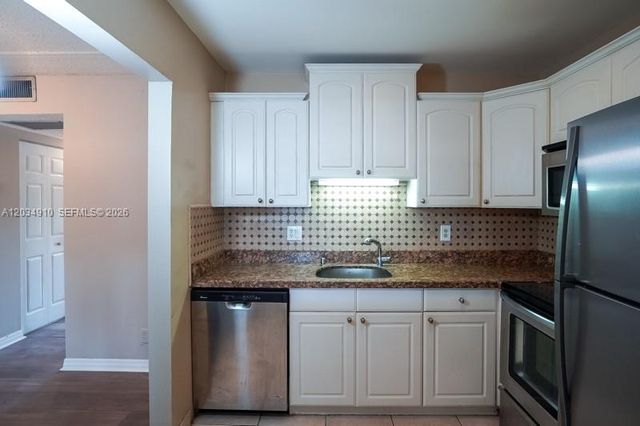 2200 Springdale Boulevard 214, Palm Springs, FL 33461