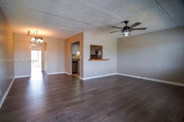 2200 Springdale Boulevard 214, Palm Springs, FL 33461