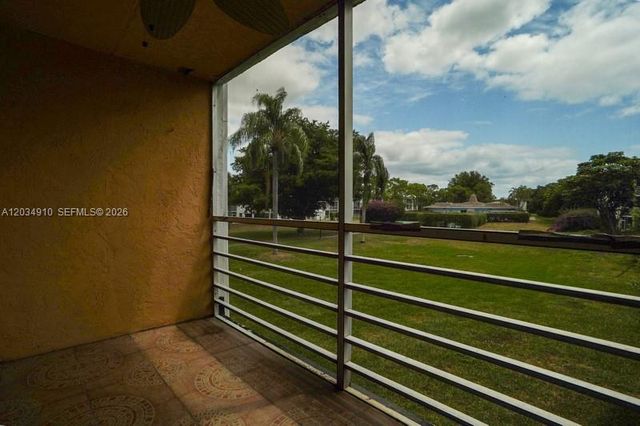 2200 Springdale Boulevard 214, Palm Springs, FL 33461