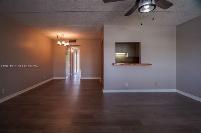 2200 Springdale Boulevard 214, Palm Springs, FL 33461