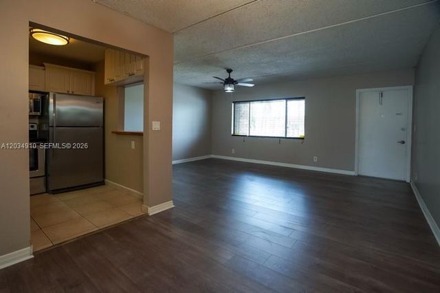 2200 Springdale Boulevard 214, Palm Springs, FL 33461
