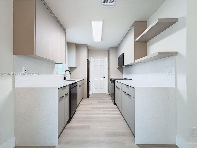 4021 NW 3rd Ter, Deerfield Beach, FL 33064