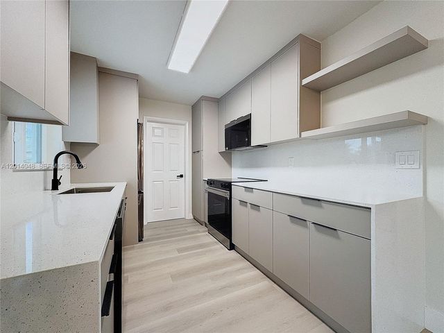 4021 NW 3rd Ter, Deerfield Beach, FL 33064