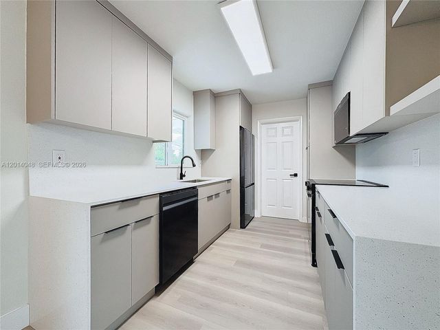 4021 NW 3rd Ter, Deerfield Beach, FL 33064