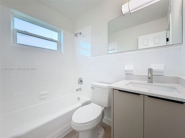 4021 NW 3rd Ter, Deerfield Beach, FL 33064
