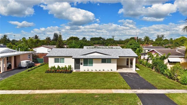 4021 NW 3rd Ter, Deerfield Beach, FL 33064
