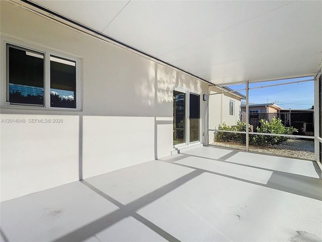 4021 NW 3rd Ter, Deerfield Beach, FL 33064