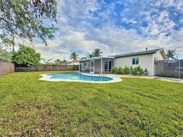 4021 NW 3rd Ter, Deerfield Beach, FL 33064