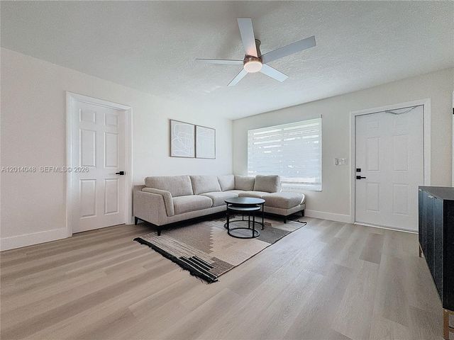 4021 NW 3rd Ter, Deerfield Beach, FL 33064