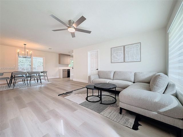 4021 NW 3rd Ter, Deerfield Beach, FL 33064