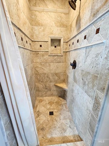 2211 Burrell Ave., Lewiston, ID 83501