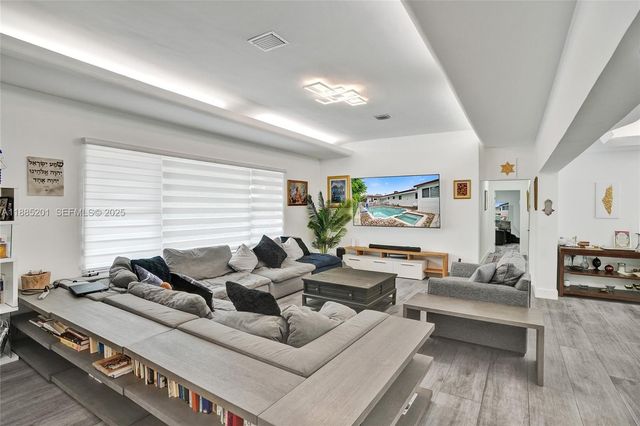 3784 Sheridan Avenue, Miami Beach, FL 33140