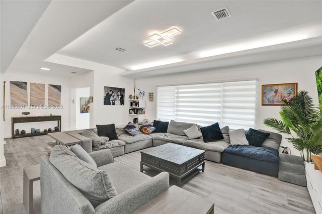 3784 Sheridan Avenue, Miami Beach, FL 33140
