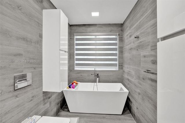3784 Sheridan Avenue, Miami Beach, FL 33140