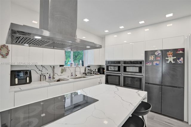 3784 Sheridan Avenue, Miami Beach, FL 33140