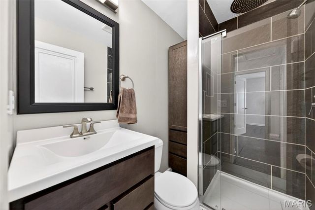 1338 Fairmount Court, St Louis, MO 63139