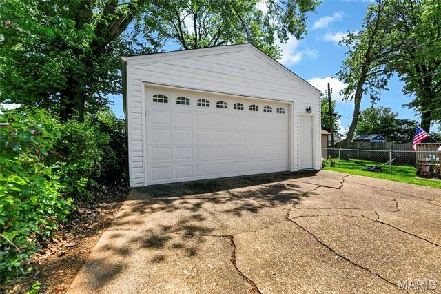 1338 Fairmount Court, St Louis, MO 63139