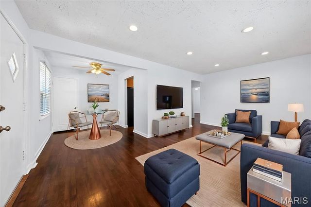 1338 Fairmount Court, St Louis, MO 63139