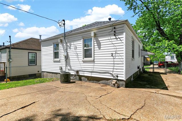 1338 Fairmount Court, St Louis, MO 63139