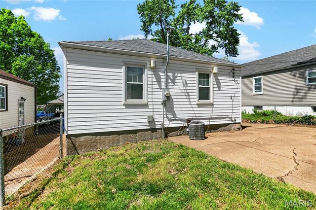 1338 Fairmount Court, St Louis, MO 63139