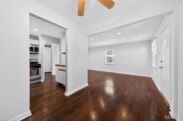 1338 Fairmount Court, St Louis, MO 63139