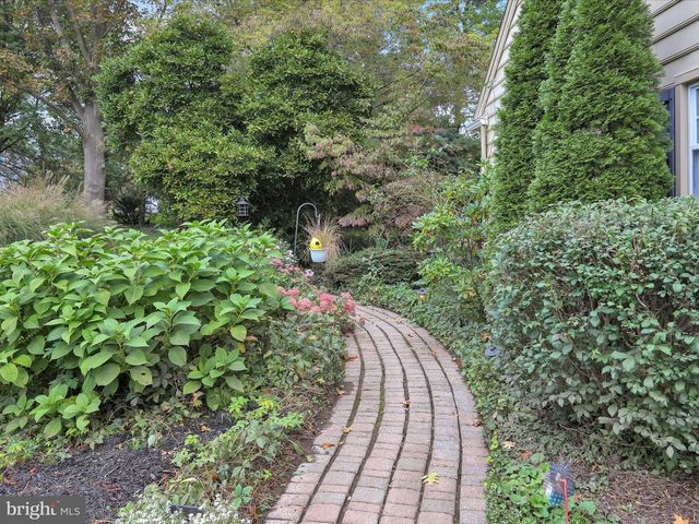 561 MILLCROSS RD, Lancaster, PA 17601