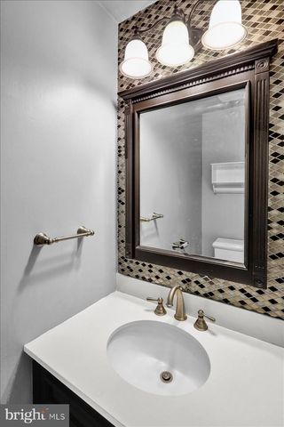 561 MILLCROSS RD, Lancaster, PA 17601