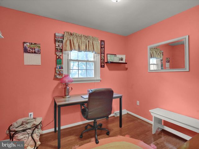 561 MILLCROSS RD, Lancaster, PA 17601
