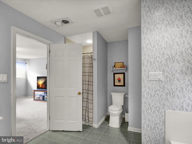 561 MILLCROSS RD, Lancaster, PA 17601