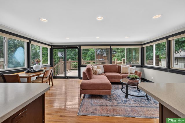 2010 N 54th Street, Omaha, NE 68104